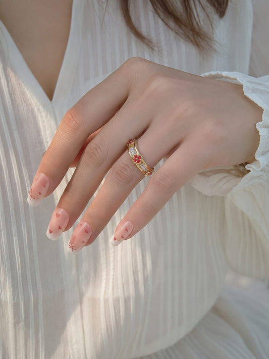 Tarnish Gold Ring with Red Diamond 💍