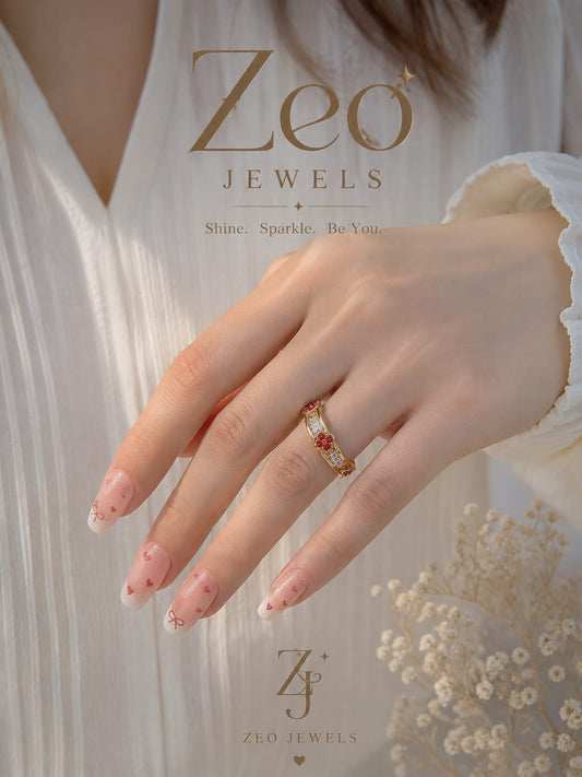 Tarnish Gold Ring with Red Diamond 💍